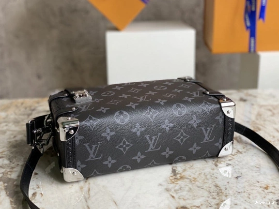 TRUNK SIDE MM VUITTON LOUIS 0825
